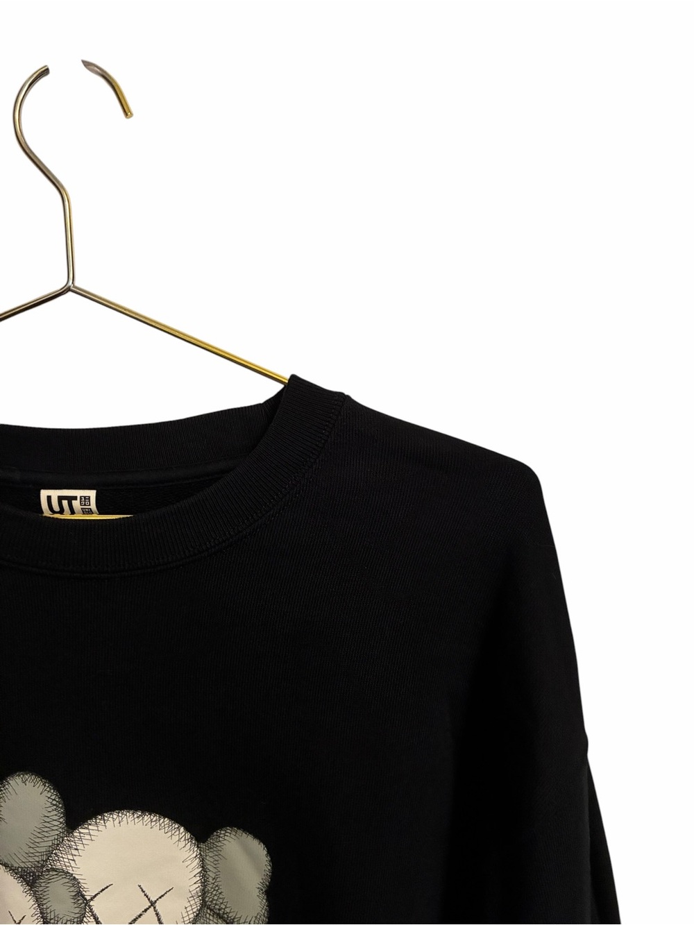 Uniqlo UT KAWS Graphic Sweatshirt Black Crewneck Mens Large - Picture 2 of 5